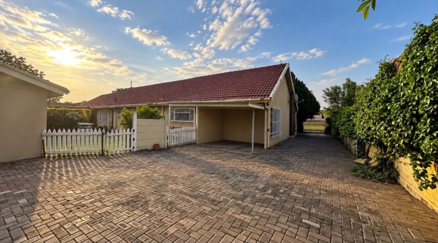 8 Bedroom Property for Sale in Universitas Free State